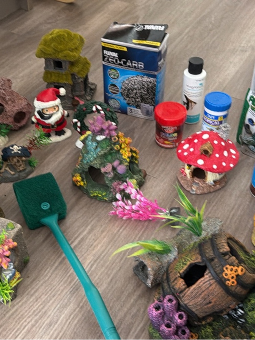 Assorted Aquarium necessities